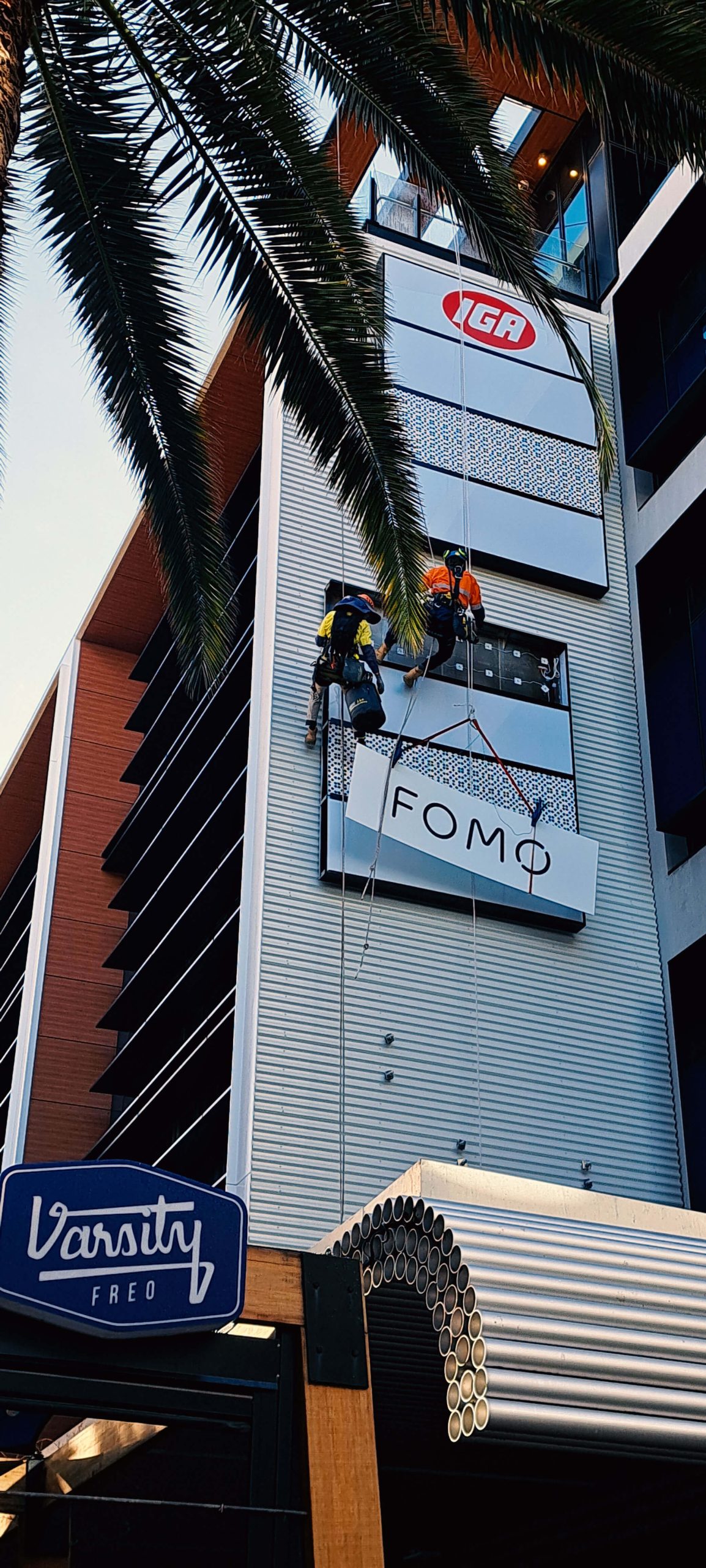 FOMO Iluminated Signage