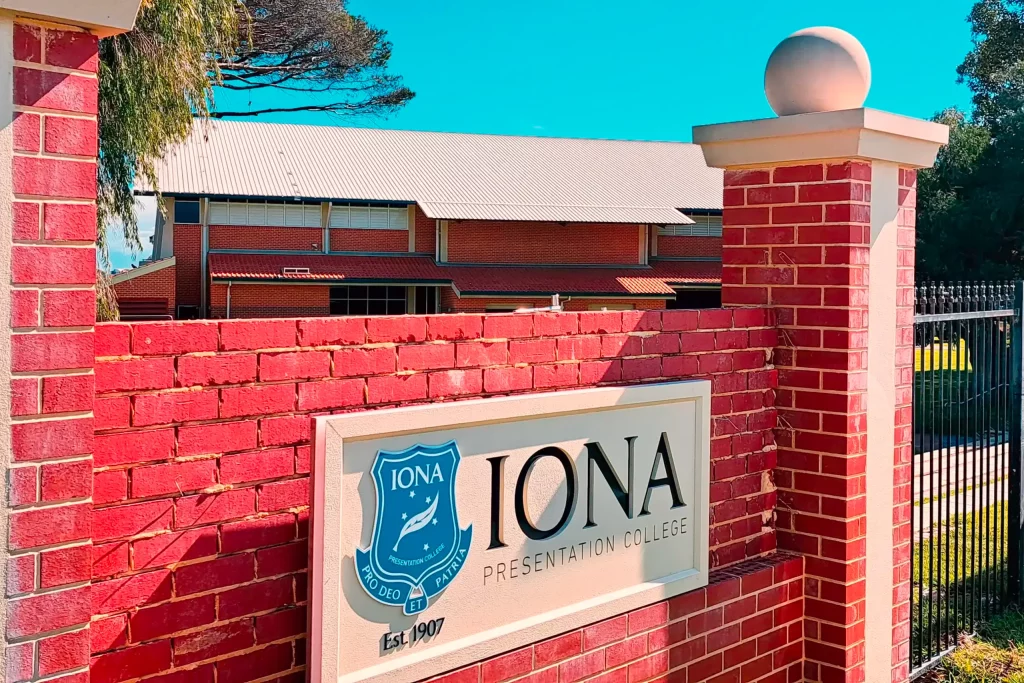 Iona_School_Sign