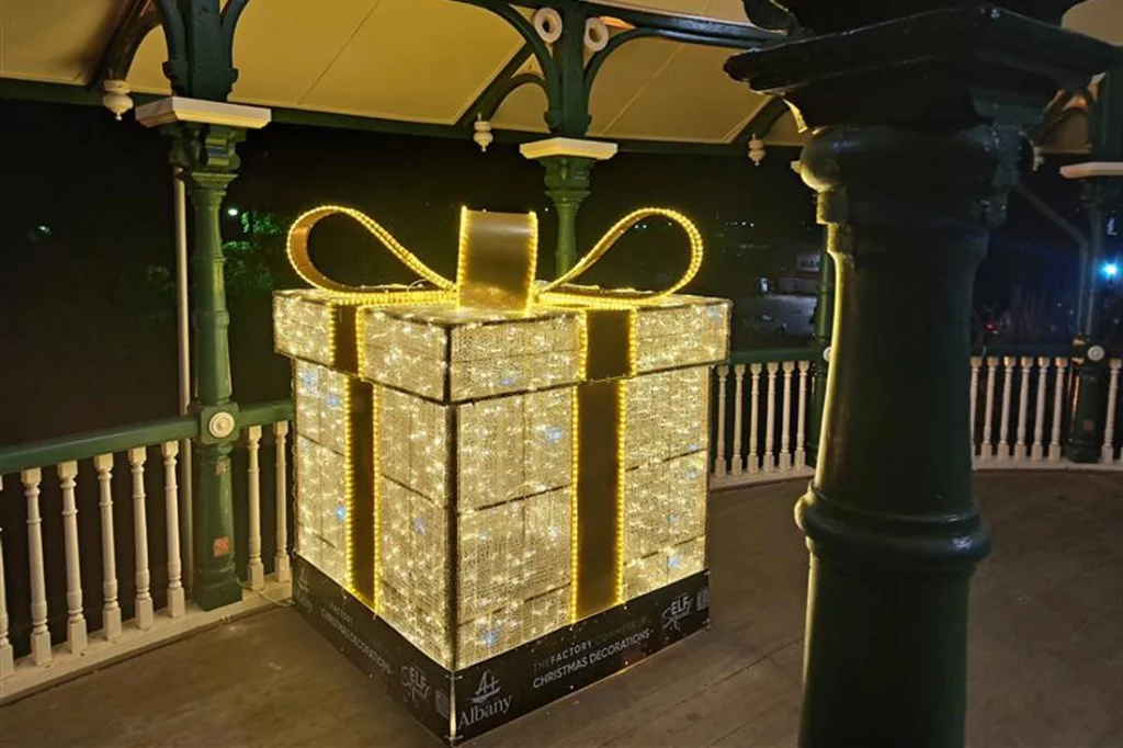 Outdoor Christmas Trails, Christmas Present Displays