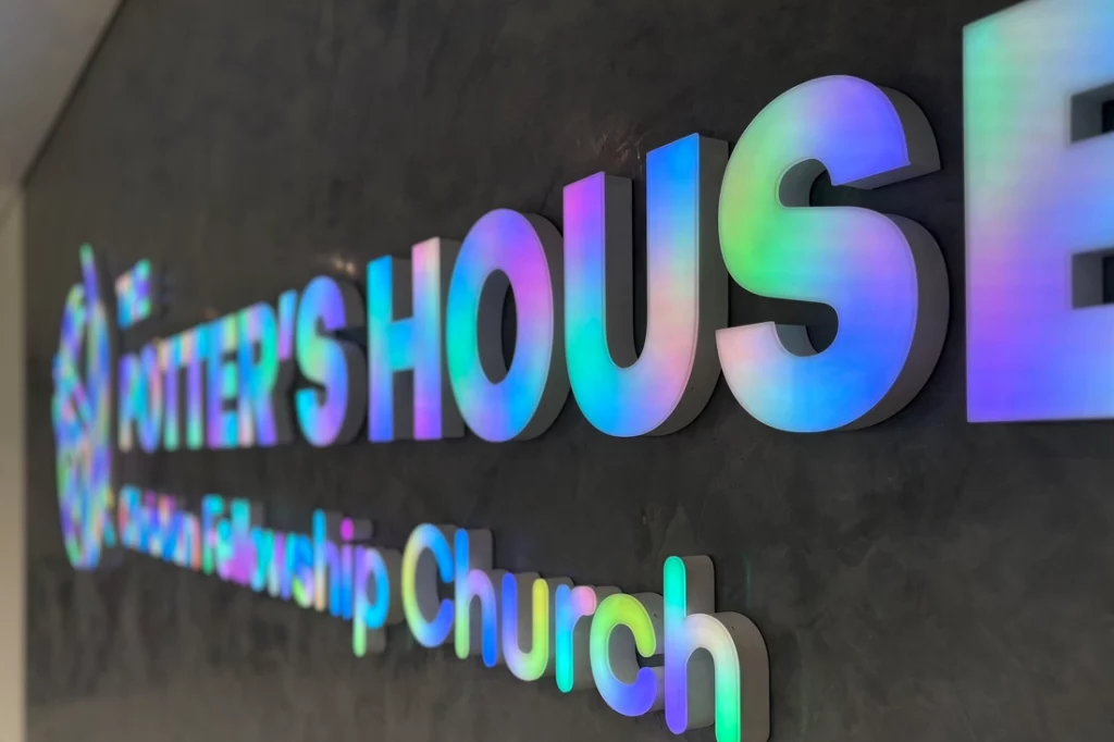 rgb illuminated signs, colour changing signage, colour illuminated signs
